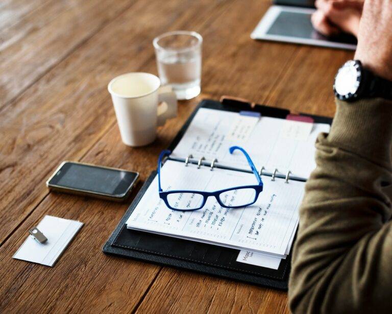 AMI CPA Professional Corporation in Oakville, can act as your corporate tax accountant to identify cost-saving strategies. Image provided by FreePik.com